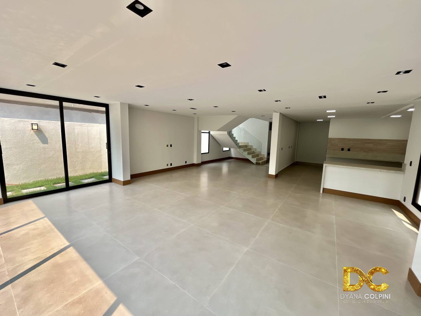 Casa de Condomínio à venda com 4 quartos, 307m² - Foto 8