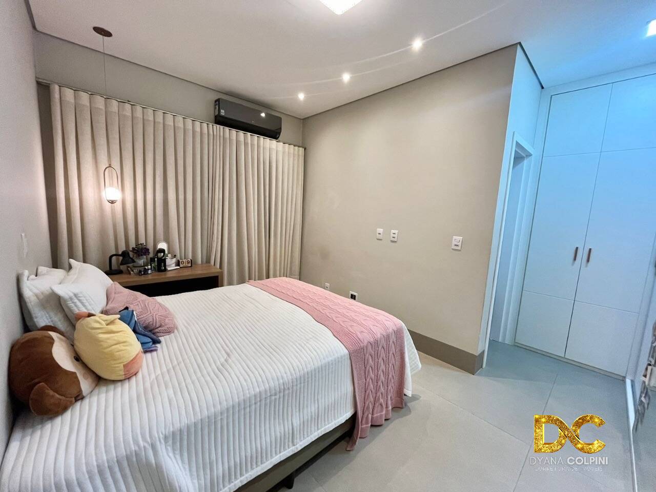 Casa de Condomínio à venda com 4 quartos, 270m² - Foto 13