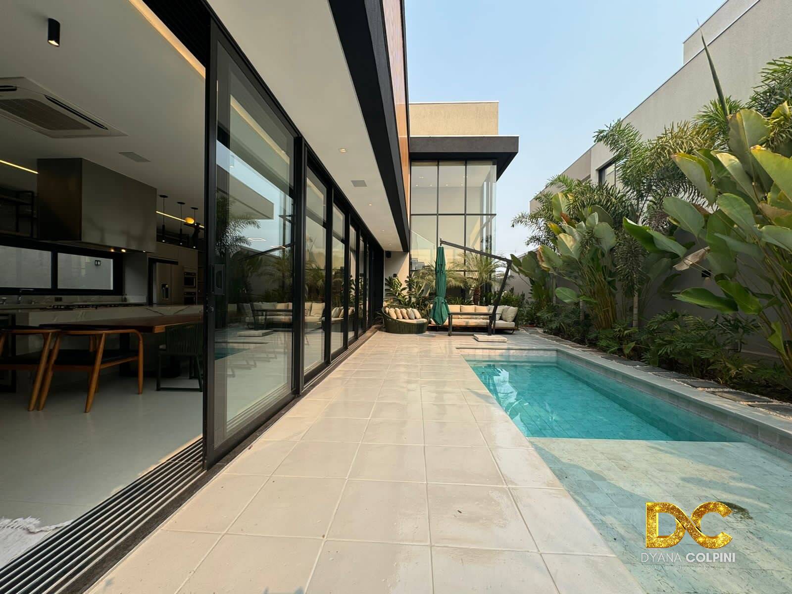 Casa de Condomínio à venda com 4 quartos, 352m² - Foto 1