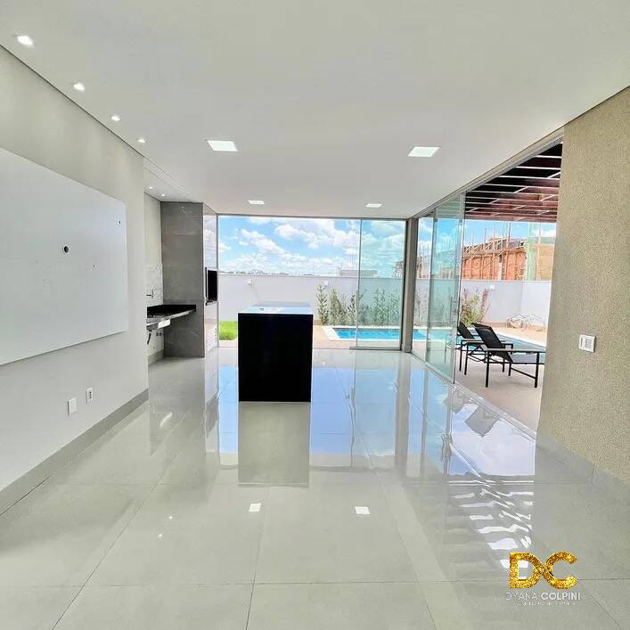 Casa de Condomínio à venda com 3 quartos, 255m² - Foto 3