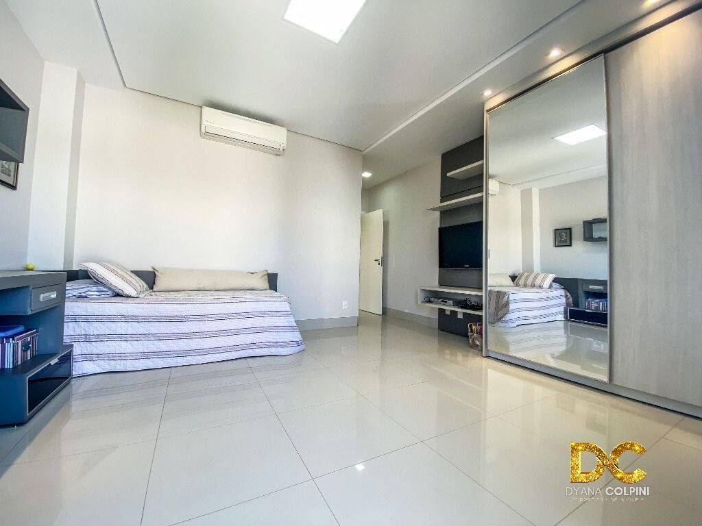 Casa de Condomínio à venda com 4 quartos, 317m² - Foto 18