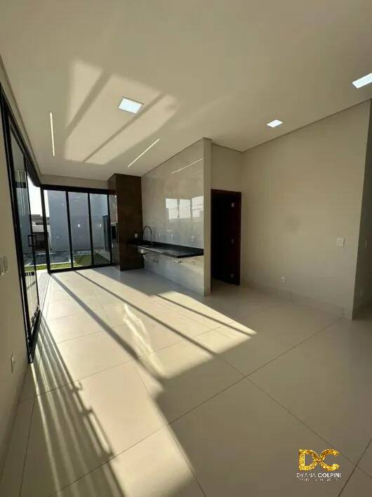 Casa de Condomínio à venda com 3 quartos, 175m² - Foto 2