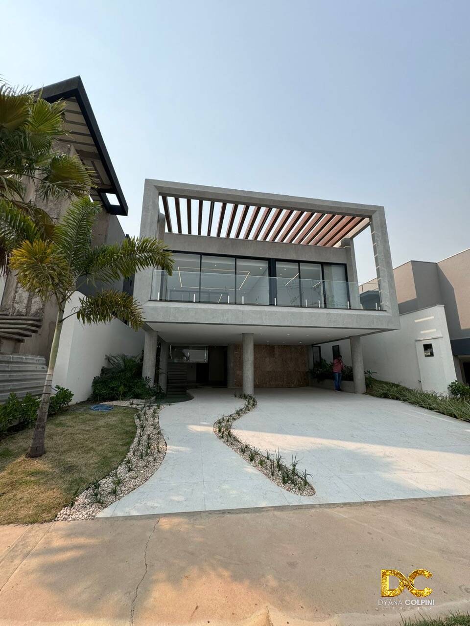 Casa de Condomínio à venda com 4 quartos, 368m² - Foto 1