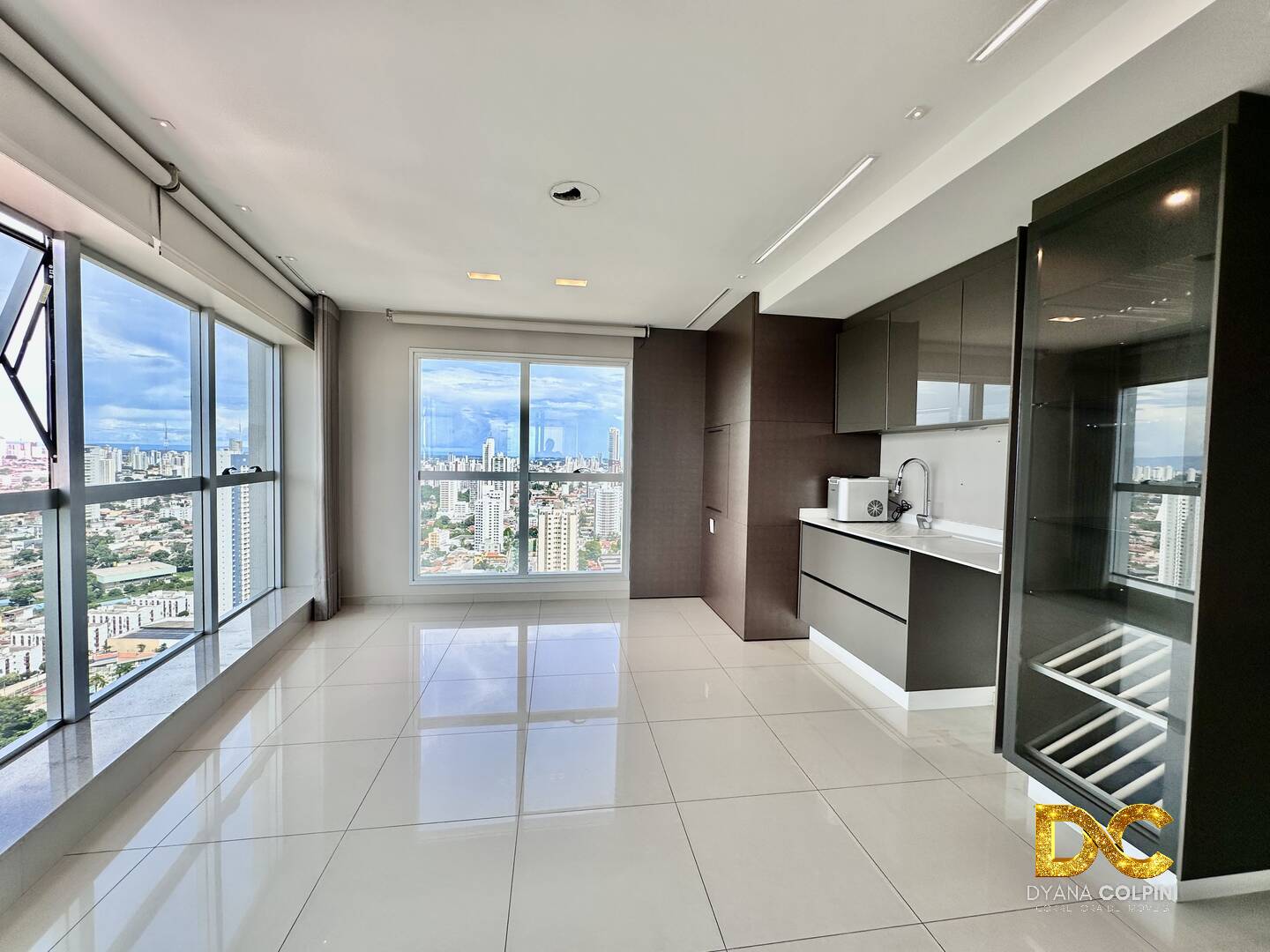 Apartamento à venda com 4 quartos, 194m² - Foto 3